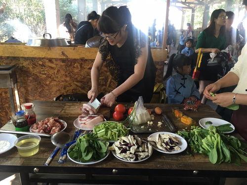 穿越民国吃瓜看戏书包网,穿越时空的吃瓜看戏之旅